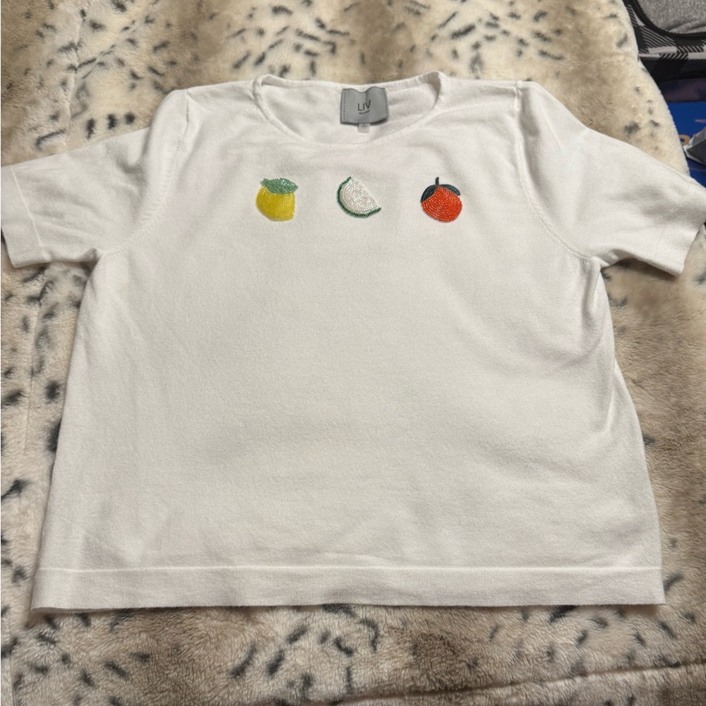 Women’s sweater tee with Fruit Motif.